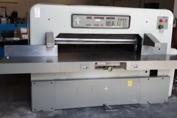 Guillotina Automática Polar Modelo 137 EMC